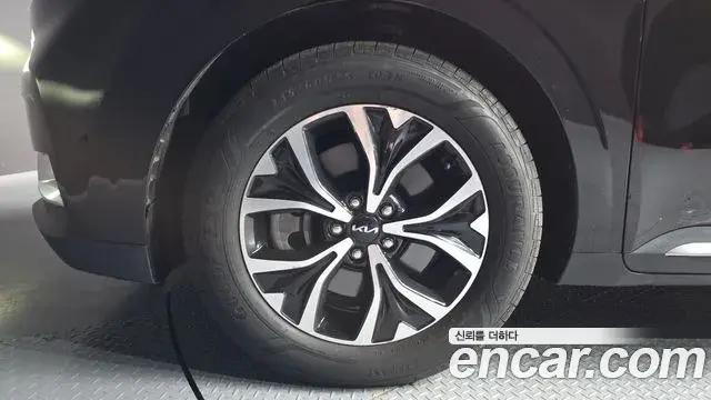 Kia Carnival 2022 — Фото 5/20