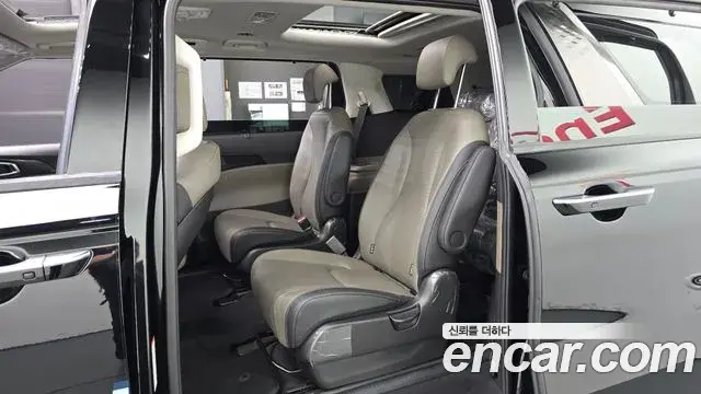 Kia Carnival 2024 — Photo 18/20