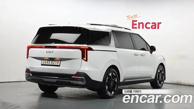 Kia Carnival 2024 — Şəkil 2/20