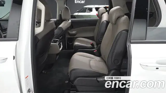 Kia Carnival 2024 — Şəkil 11/20