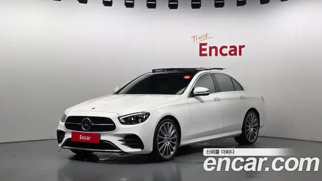 Mercedes-Benz E-Class 2021 — Фото 1/20