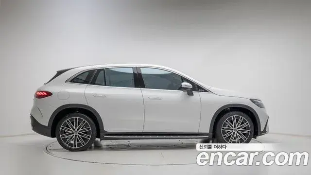Mercedes-Benz EQE SUV 2024 — Photo 20/20