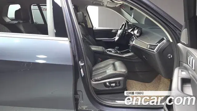 BMW X7 2020 — Фото 10/20