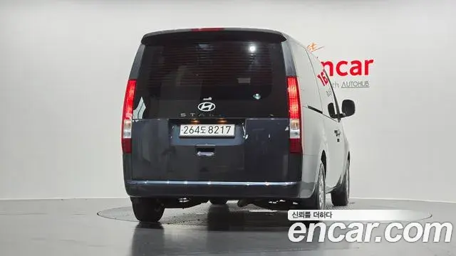 Hyundai Staria 2024 — Photo 27/30