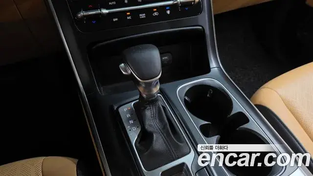 Kia Carnival 2021 — Şəkil 9/20