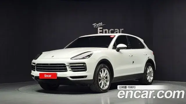 Porsche Cayenne 2020 — Photo 1/20