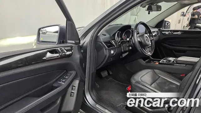 Mercedes-Benz GLS-Class 2018 — Фото 10/20