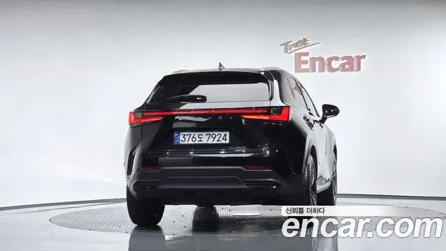 Lexus NX350h 2025 — Photo 4/20
