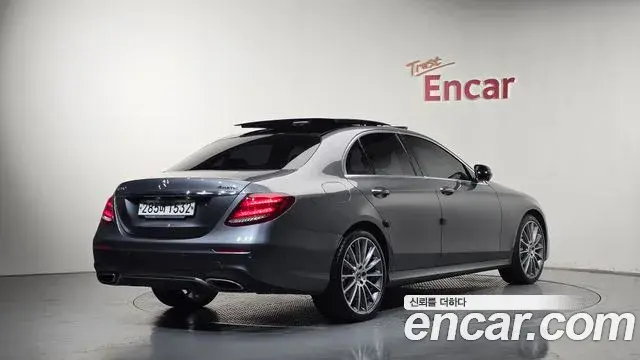 Mercedes-Benz E-Class 2019 — Фото 2/20
