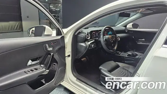 Mercedes-Benz A-Class 2020 — Фото 10/20