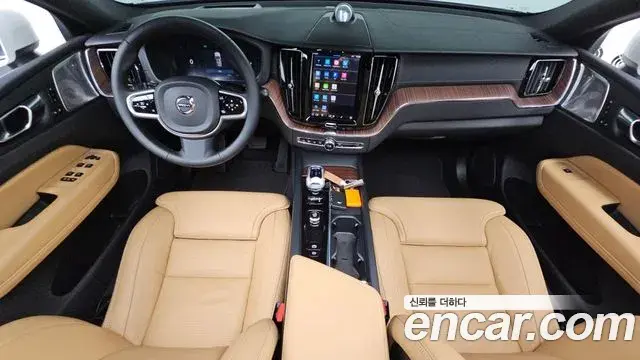 Volvo XC60 2025 — Фото 7/20