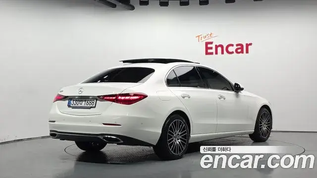 Mercedes-Benz C-Class 2025 — ფოტო 2/20