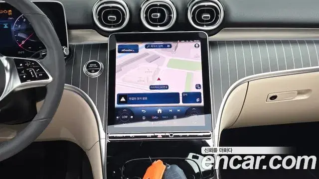 Mercedes-Benz C-Class 2025 — ფოტო 13/20