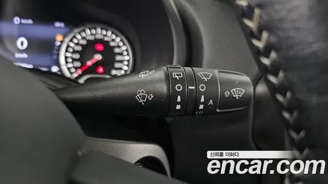 Jeep Renegade 2021 — Фото 19/20