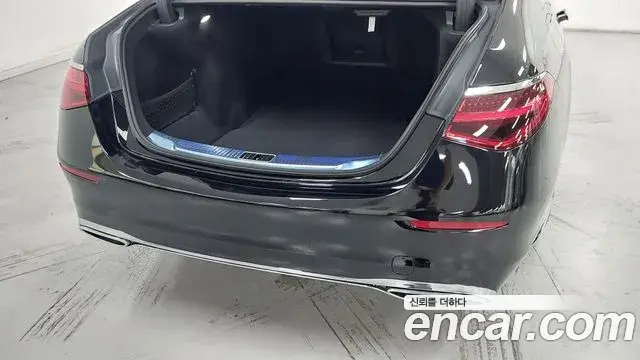 Mercedes-Benz S-Class 2025 — Фото 11/18