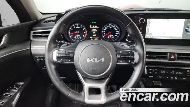 Kia K5 2022 — Şəkil 13/20