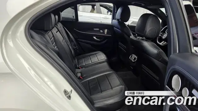 Mercedes-Benz E-Class 2022 — Фото 12/20