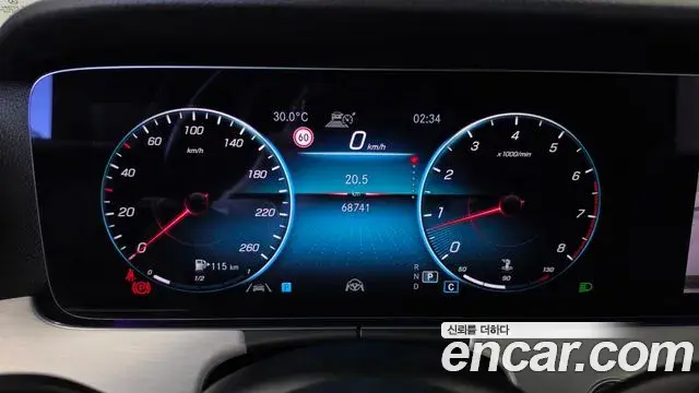 Mercedes-Benz E-Class 2021 — Фото 8/20