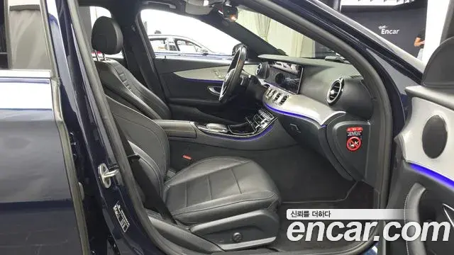 Mercedes-Benz E-Class 2021 — Фото 11/20