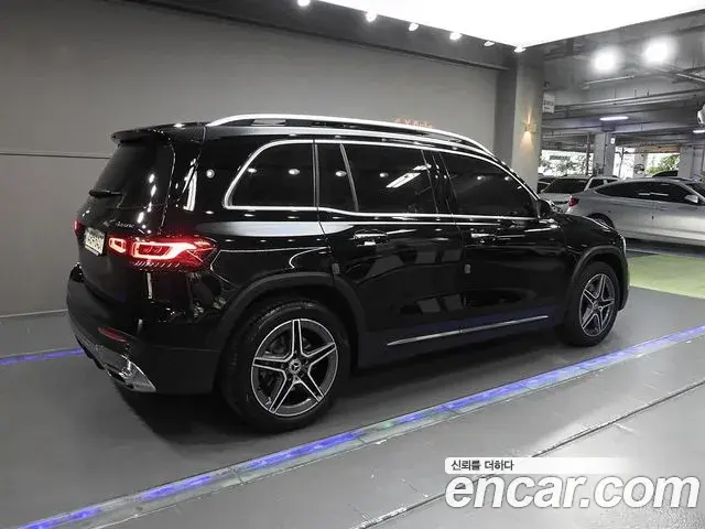 Mercedes-Benz GLB-Class 2023 — Фото 2/20