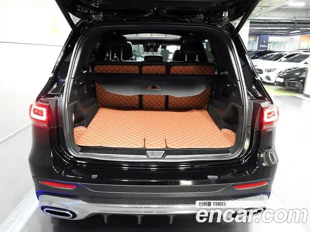 Mercedes-Benz GLB-Class 2023 — Фото 4/20