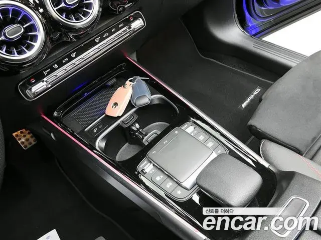 Mercedes-Benz GLB-Class 2023 — Фото 18/20