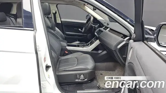 Land Rover Range Rover Evoque 2018 — Photo 8/34
