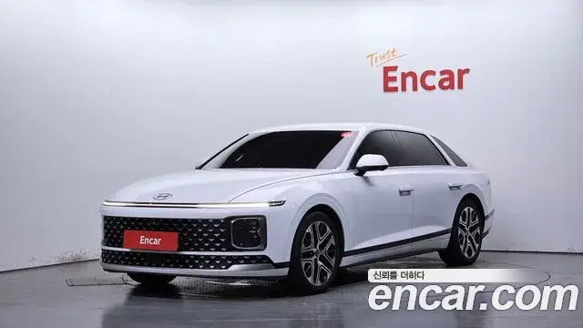 Hyundai Grandeur 2023 — Фото 1/20