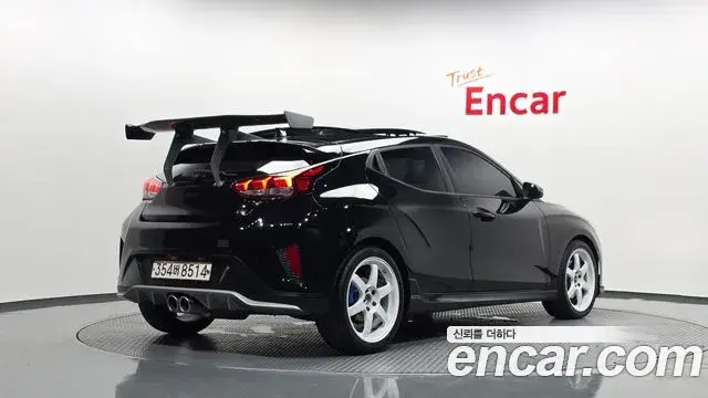 Hyundai Veloster 2020 — Фото 2/20