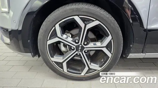 Kia Niro 2023 — Фото 5/20