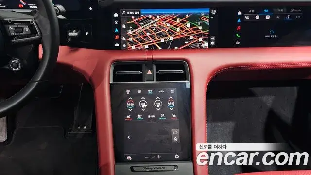 Porsche Taycan 2024 — Photo 17/37