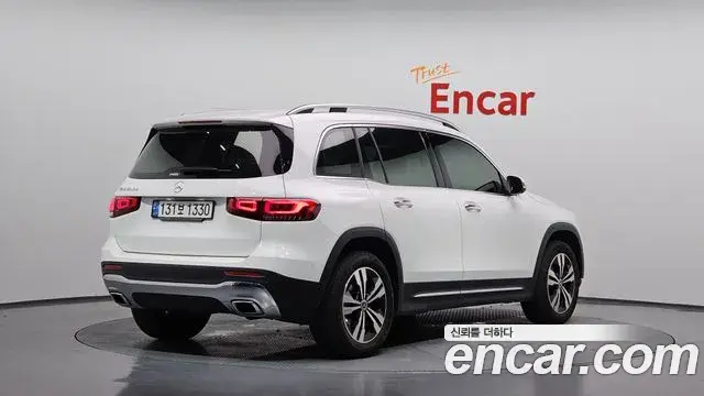 Mercedes-Benz GLB-Class 2022 — Фото 2/20