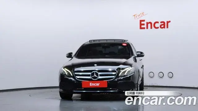 Mercedes-Benz E-Class 2019 — Фото 3/20