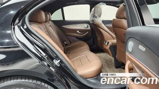 Mercedes-Benz E-Class 2019 — Фото 11/20