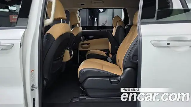 Kia Carnival 2021 — Photo 12/20