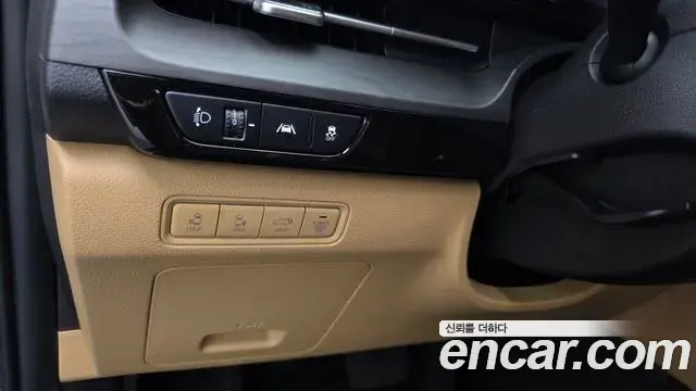 Kia Carnival 2021 — Photo 17/20