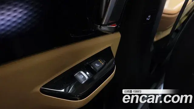 Kia Carnival 2021 — Photo 19/20