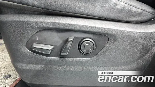 Hyundai Staria 2023 — Фото 19/20