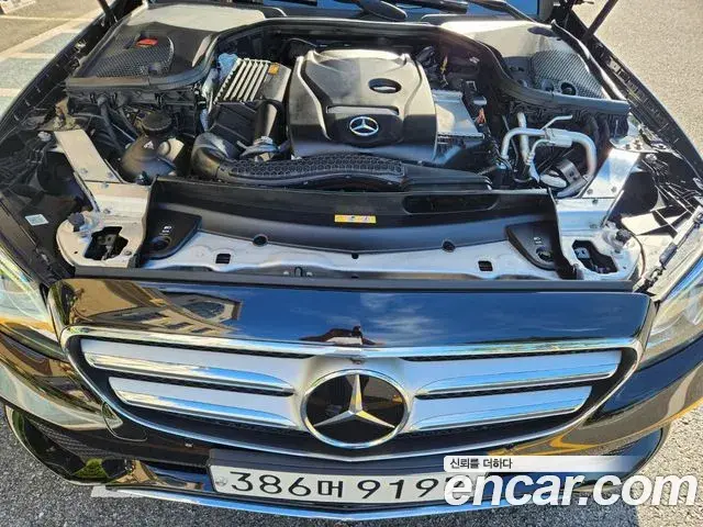 Mercedes-Benz E-Class 2020 — Фото 10/20