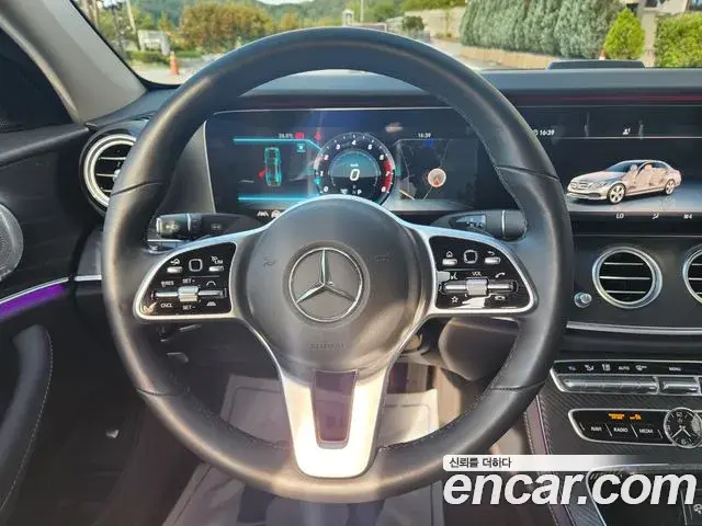 Mercedes-Benz E-Class 2020 — Фото 13/20