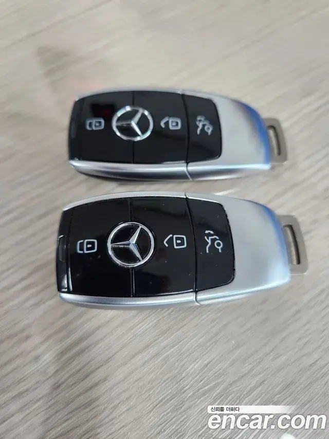 Mercedes-Benz E-Class 2020 — Фото 18/20