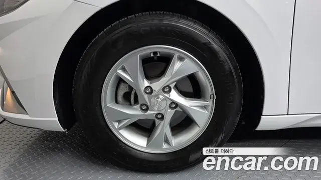 Hyundai Avante 2021 — Photo 5/20