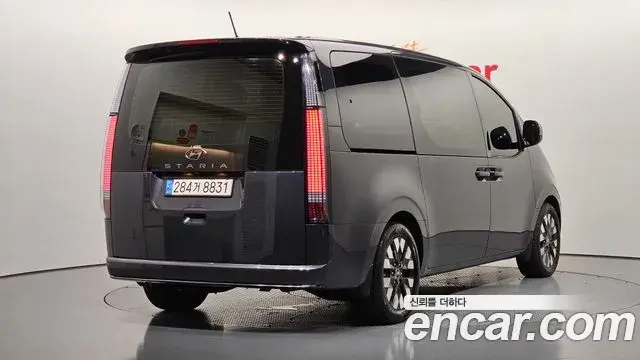 Hyundai Staria 2021 — Фото 2/20