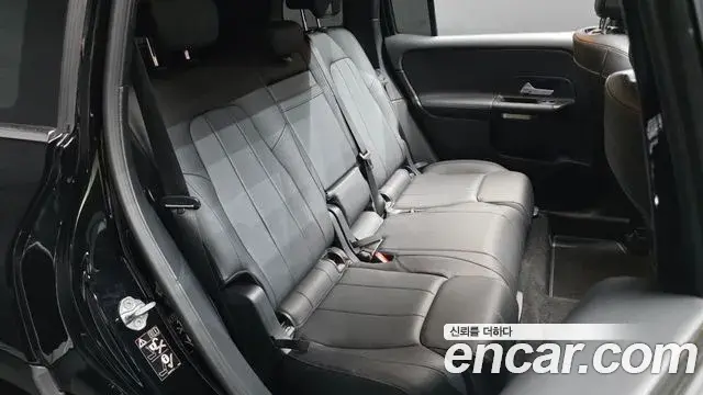 Mercedes-Benz GLB-Class 2021 — Фото 11/20