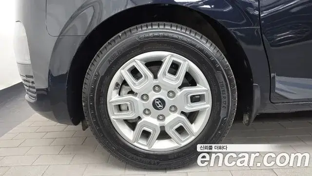 Hyundai Staria 2024 — Photo 5/20