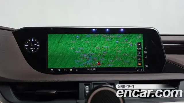 Lexus ES300h 2021 — Photo 12/20