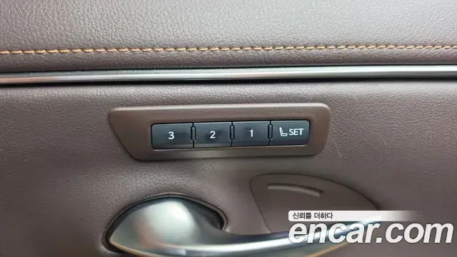 Lexus ES300h 2021 — Photo 19/20