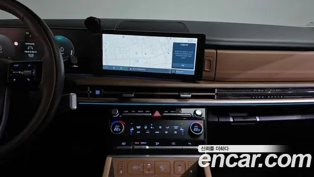 Hyundai Santa Fe 2023 — Фото 14/20