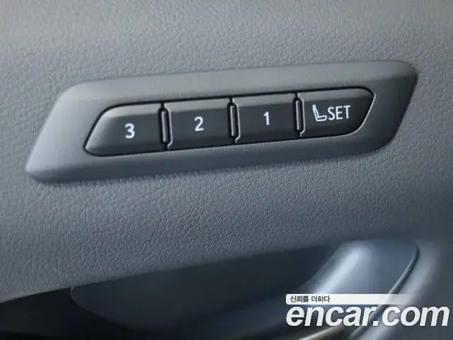 Lexus UX300h 2025 — Photo 12/16