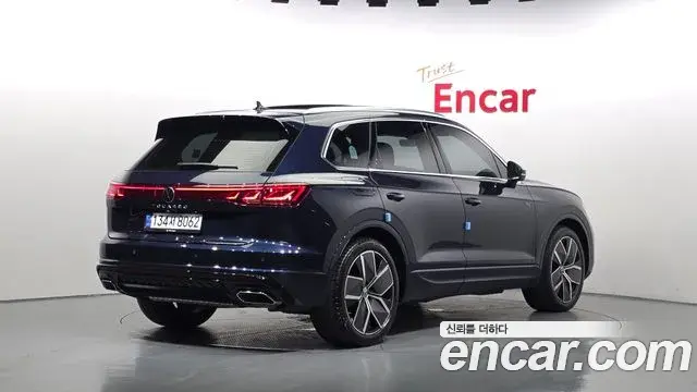 Volkswagen Touareg 2024 — Photo 1/40